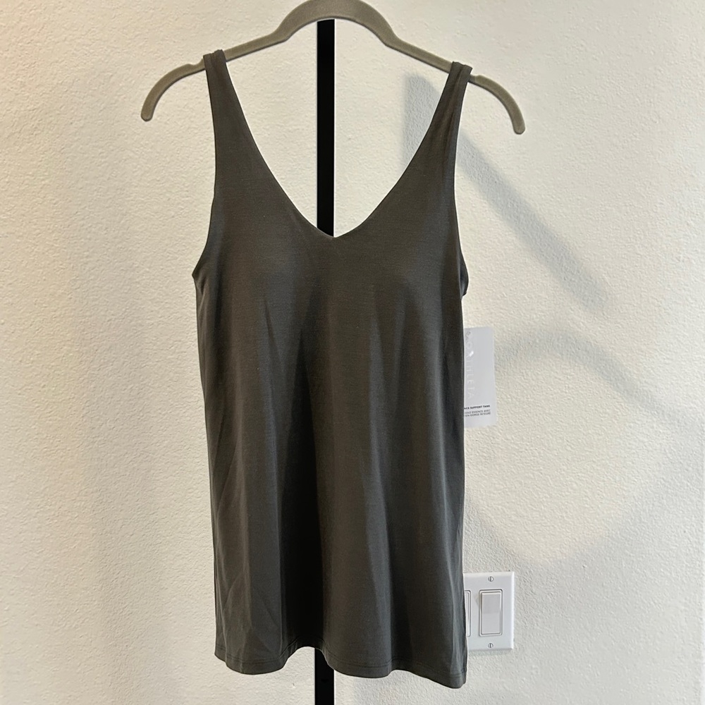 Athleta Essence Support Tank with Built In Bra Stretch Padded, XS, New with Tag